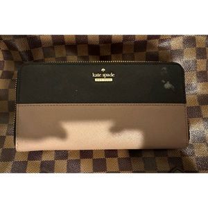 Kate Spade ♠️ Lavender & Black Large Zip Wallet